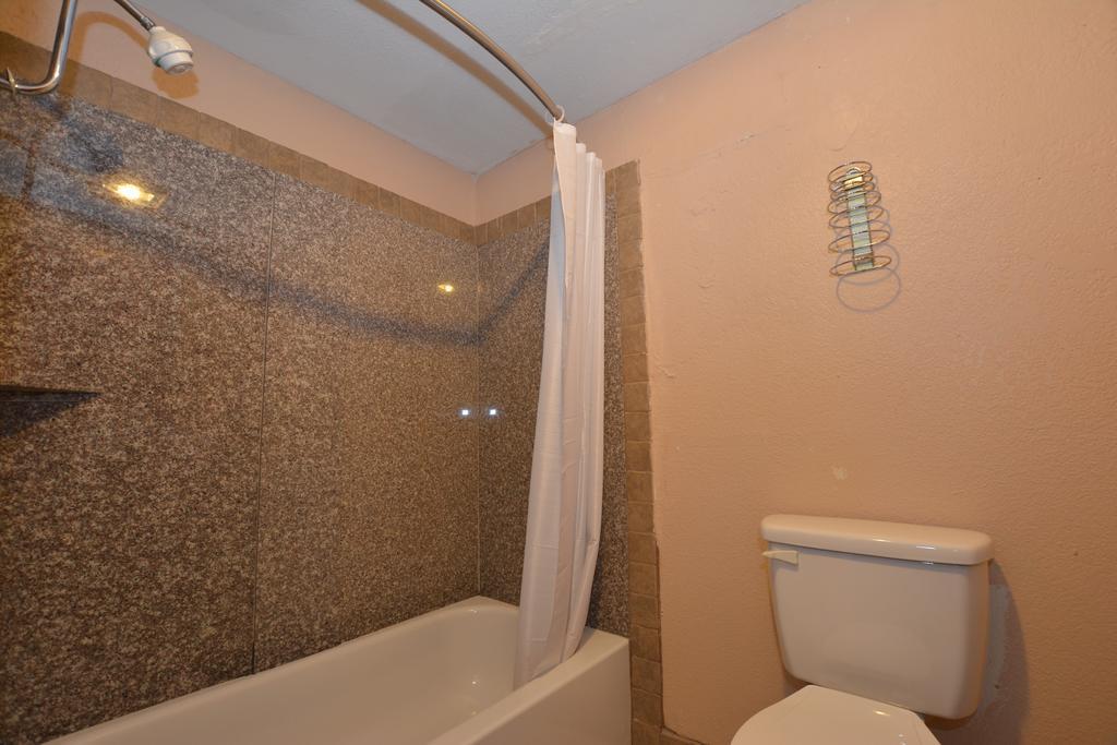 Newcastle Motel Ngoại thất bức ảnh